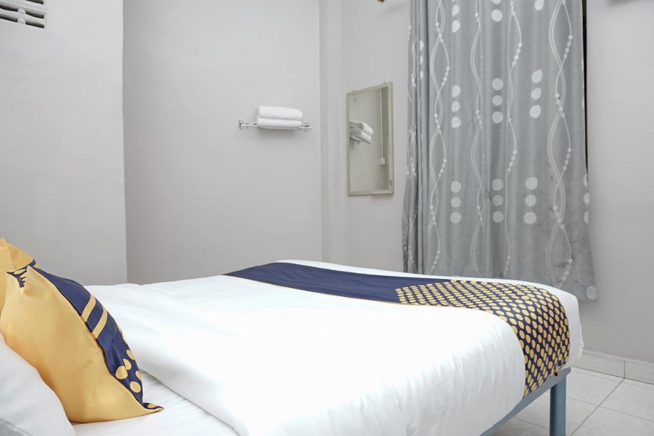 Oyo 2200 Hotel Gunung Sari Rantauprapat Eksteriør billede