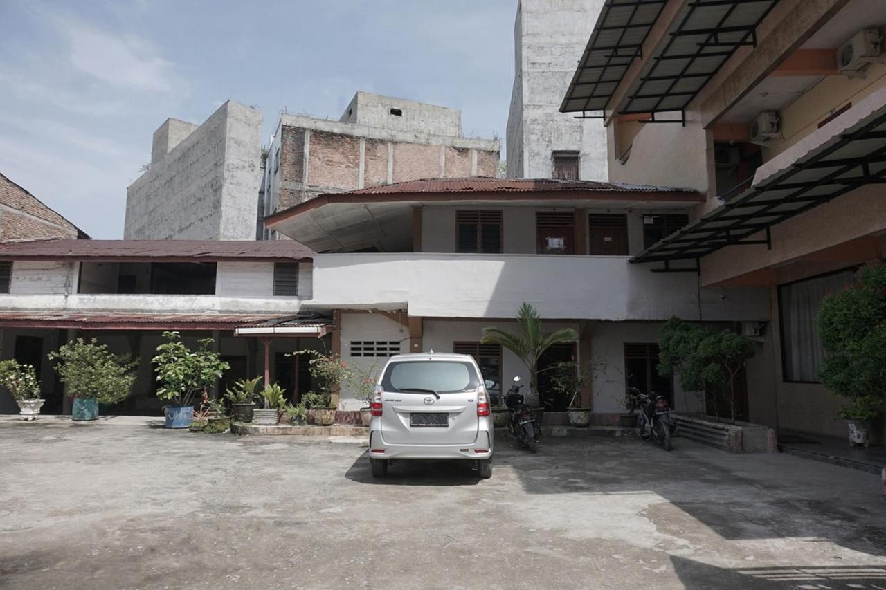 Oyo 2200 Hotel Gunung Sari Rantauprapat Eksteriør billede
