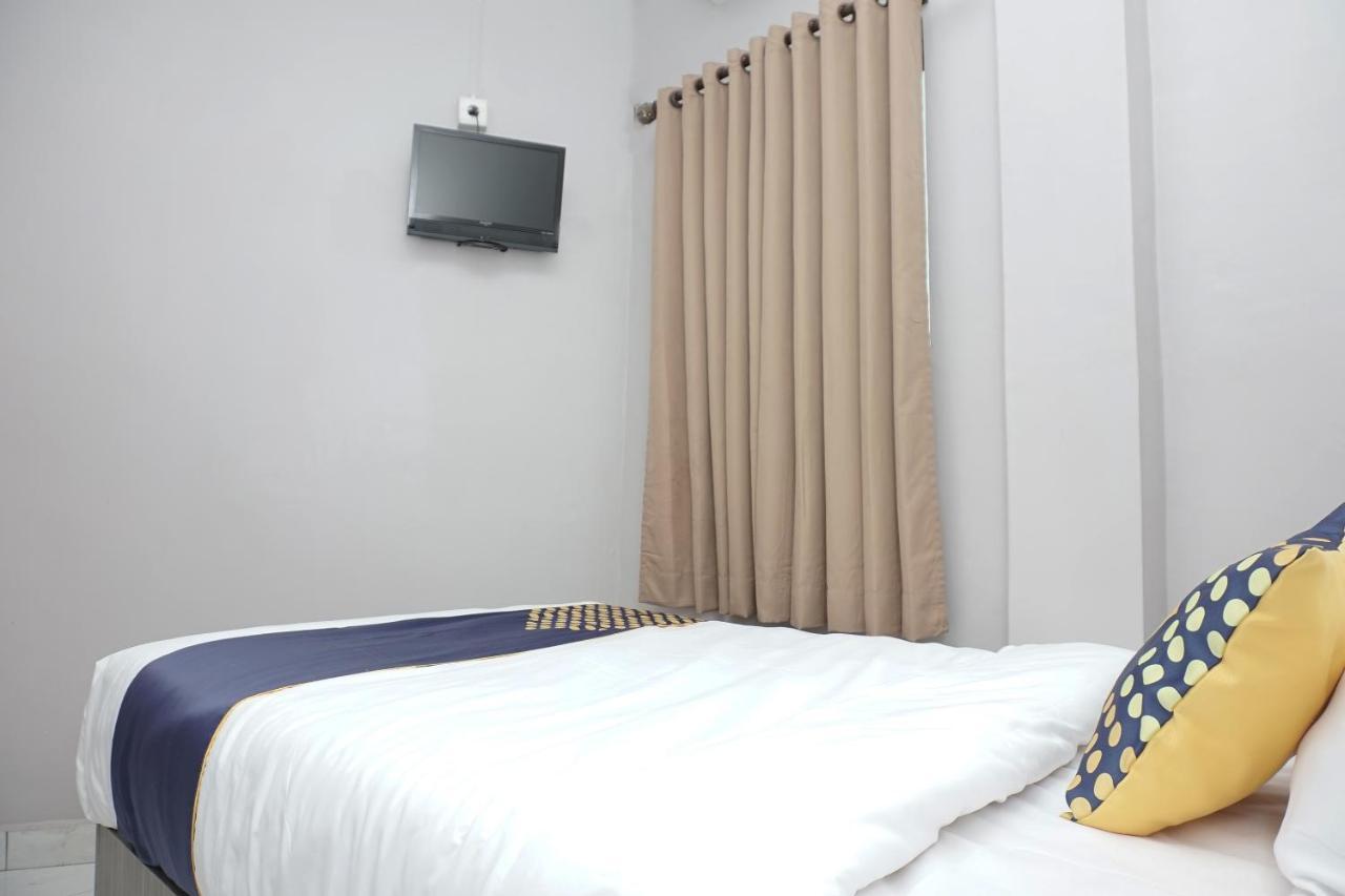 Oyo 2200 Hotel Gunung Sari Rantauprapat Eksteriør billede